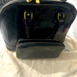 Patent leather handbag and wallet set